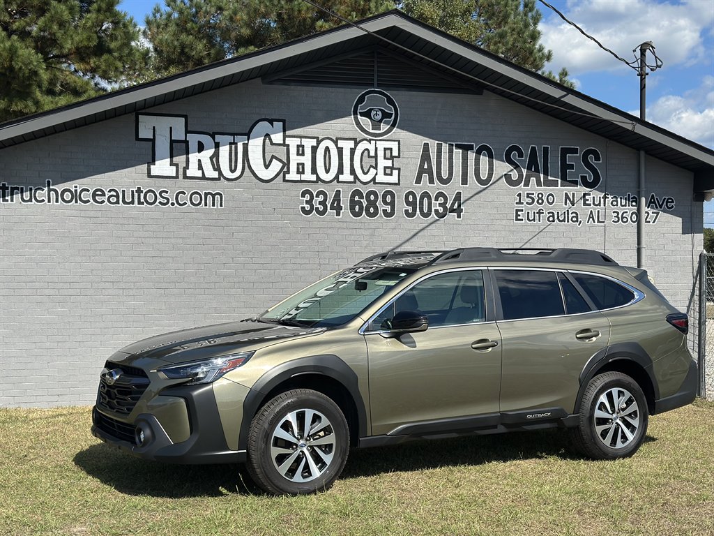 2024 Subaru Outback Premium's photo